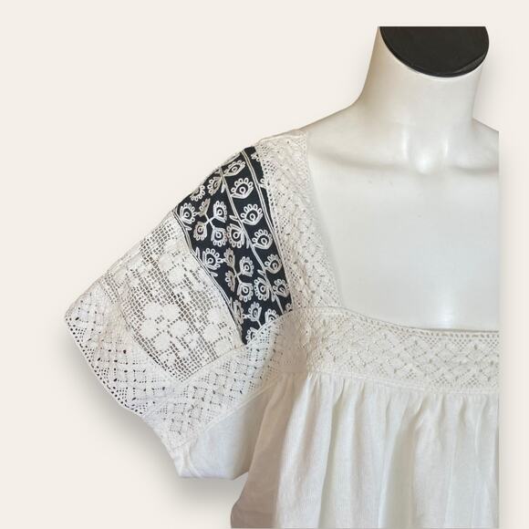 White Cotton and Lace Boho Blouse w/ Black Embroidery, Flowy relaxed fit NWT - Picture 2 of 6